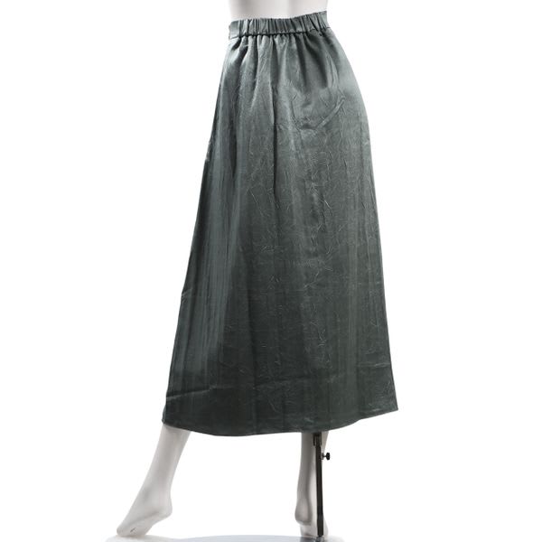 光沢感のあるバックゴムフレアスカート