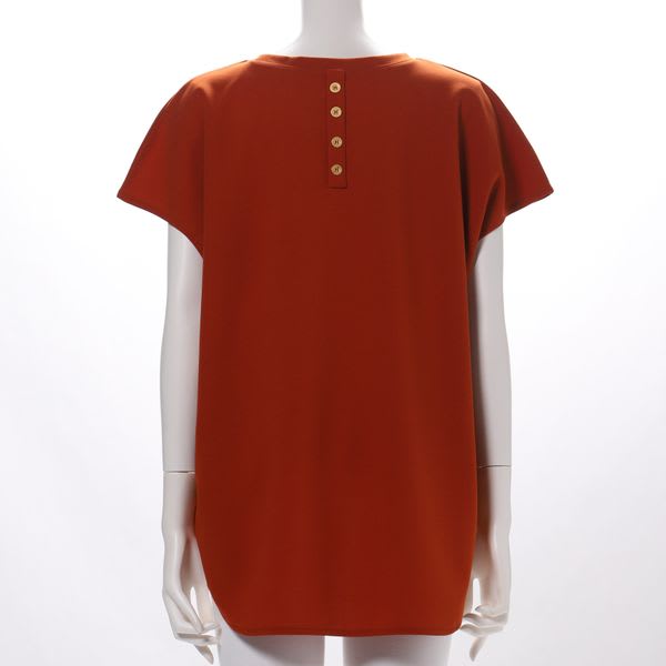 つや消しゴールド釦バックテールカットソー