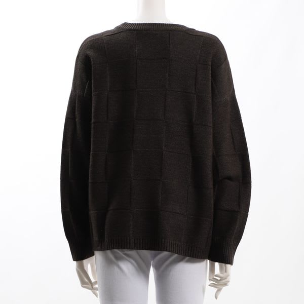 大きめ編み地ニット