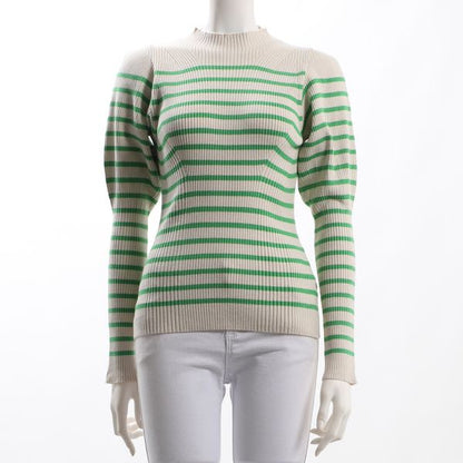 シンプルクルーネックニット