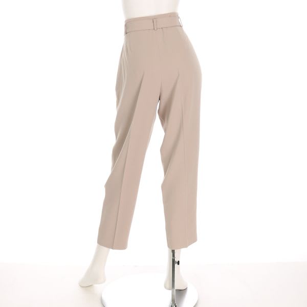 太めベルトとろみテーパードパンツ