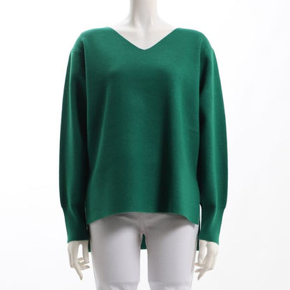 バックテールデザインVネックニット