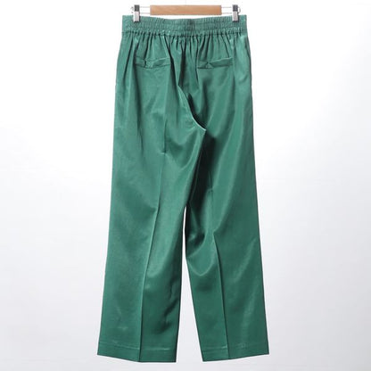 光沢感のある素材ワイドパンツ