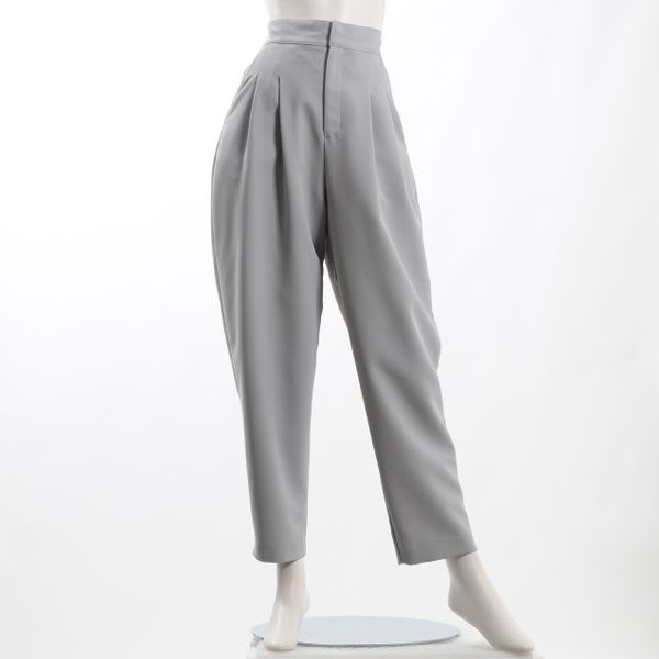 タックテーパードパンツ