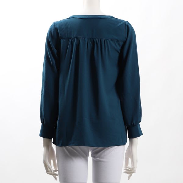 タック入りVネックブラウス