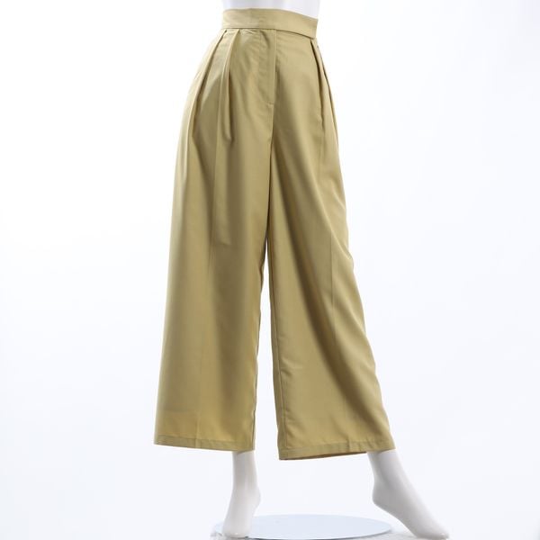タック入りワイドパンツ