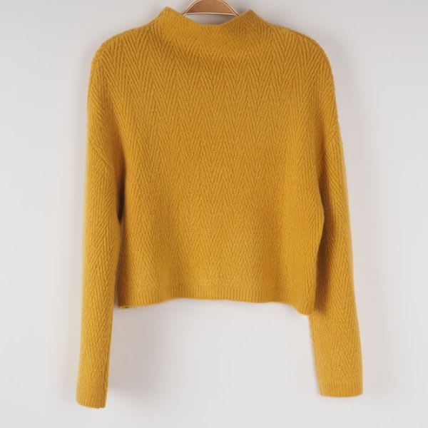 ボトルネックシンプルニット