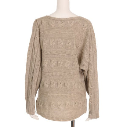 ケーブル編みニットプルオーバー