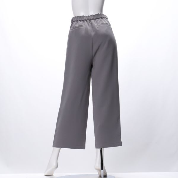 タック入りワイドパンツ