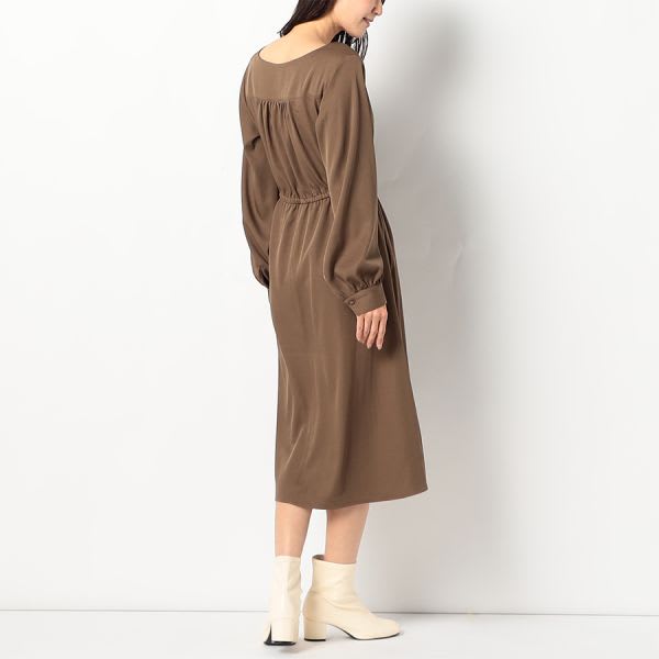 ウエストリボンデザインVネックワンピース