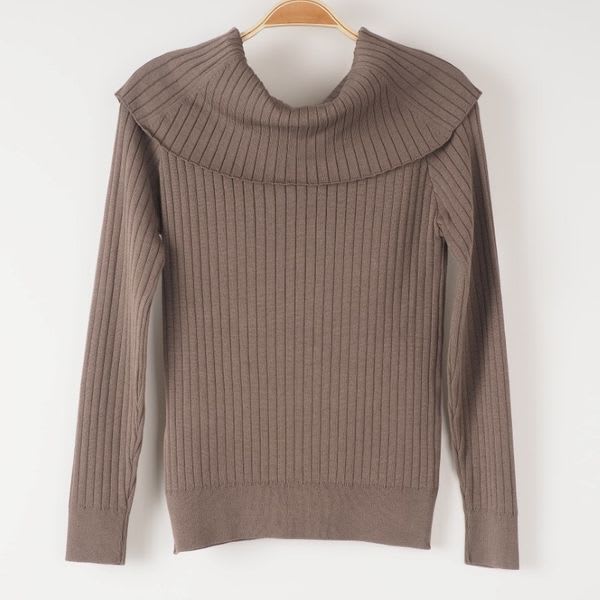 オフショルダーリブニットプルオーバー