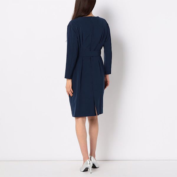 ベルト付きワンピース