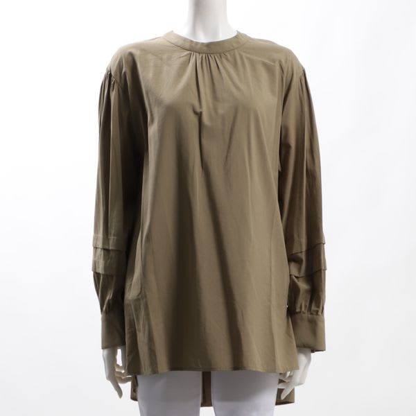 バックボタンデザインブラウス