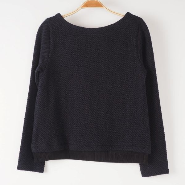 裾プリーツボートネックカットソー