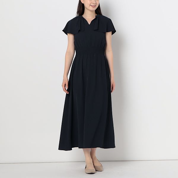 ビッグフリルオープンフロントネックワンピース