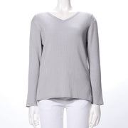 Vネックリブニット