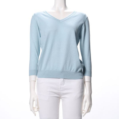シンプルデザインVネックニット