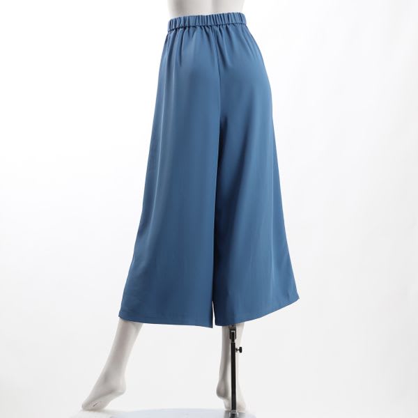 タック入りワイドパンツ