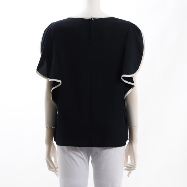 パイピングデザインラッフルスリーブブラウス