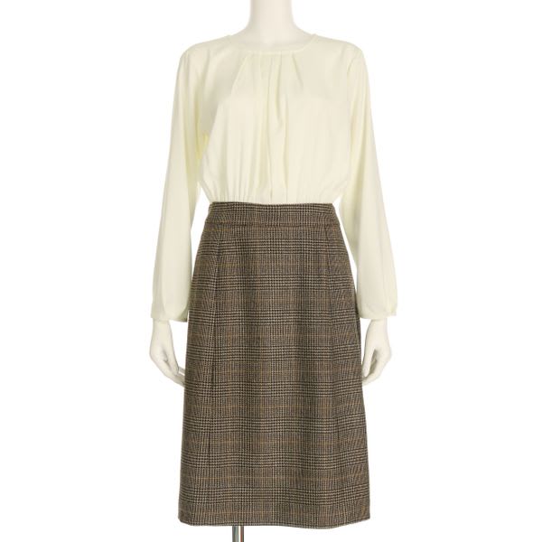 タック入りドッキングワンピース