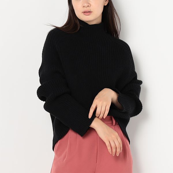 リブ編みボトルネックニット