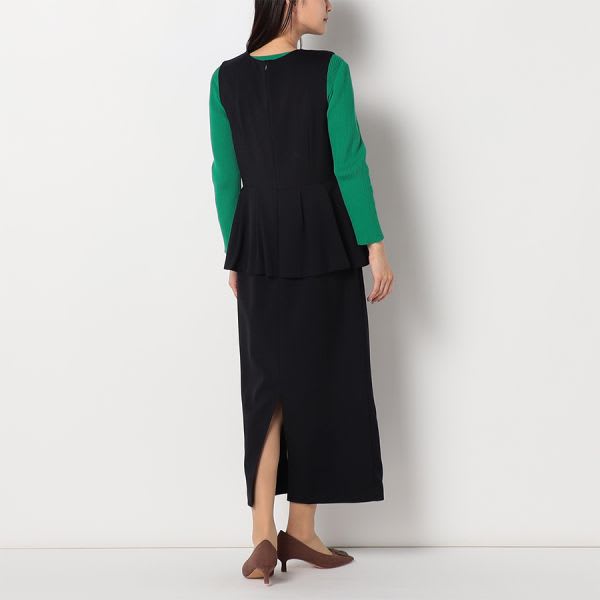 ペプラムデザインジャンパースカート