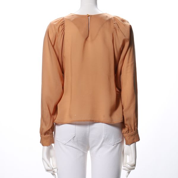 パフスリーブブラウス