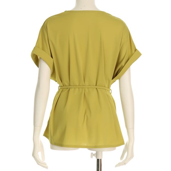 リボンベルト付きVネックブラウス