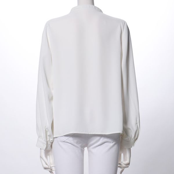 クルーネックギャザーフロントボタンブラウス