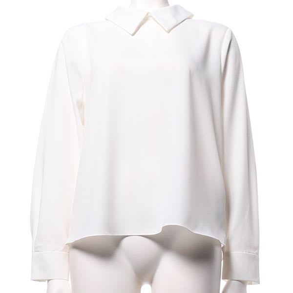 バックボタン襟付きブラウス