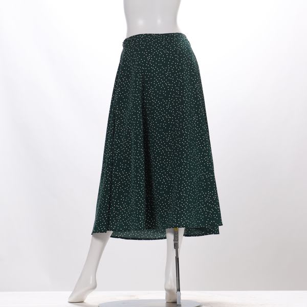 ドット柄ラップ風スカート