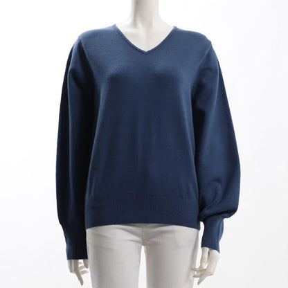 シンプルVネックニット