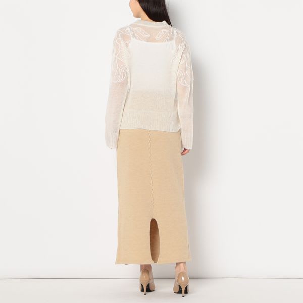 刺繍デザインシアーニット