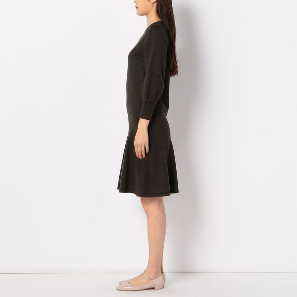 ボリュームスリーブニットワンピース