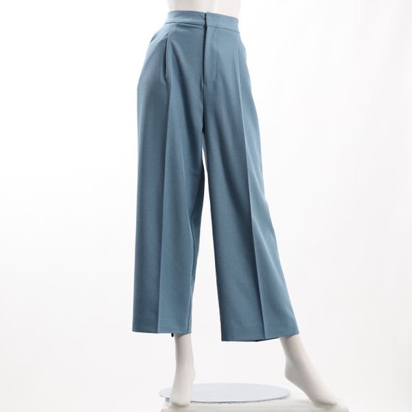 タック入りワイドパンツ