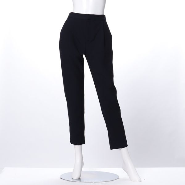 タック入りテーパードパンツ