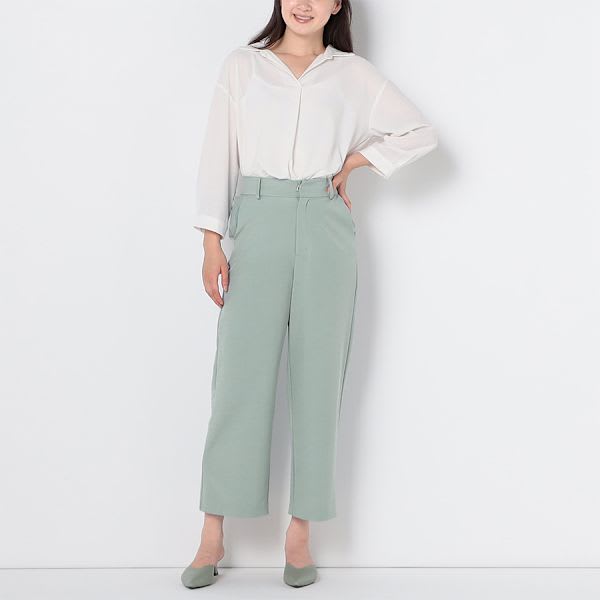 シンプルストレートパンツ