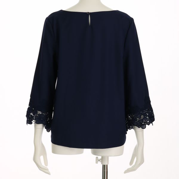 袖口レースブラウス