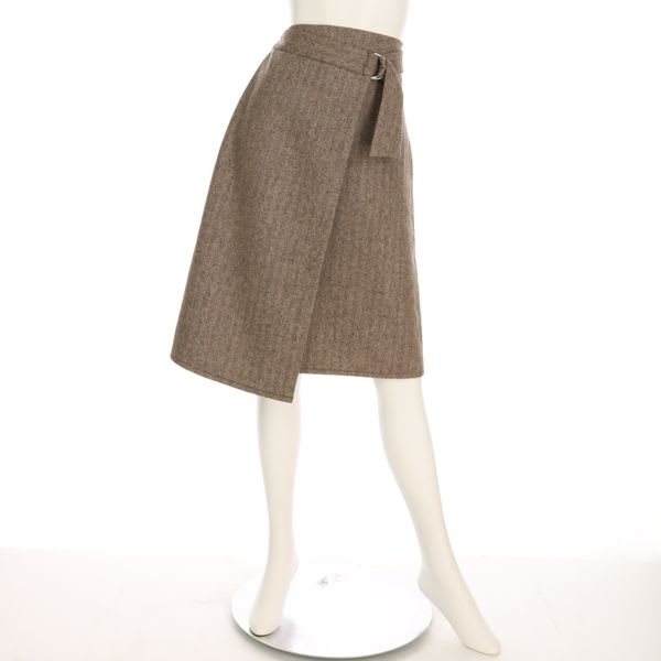 ヘリンボーン柄ラップ風スカート