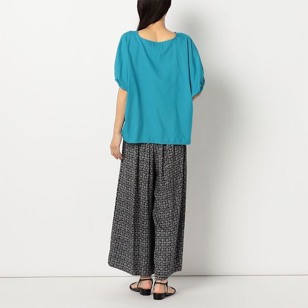 ギャザースリーブVネックブラウス