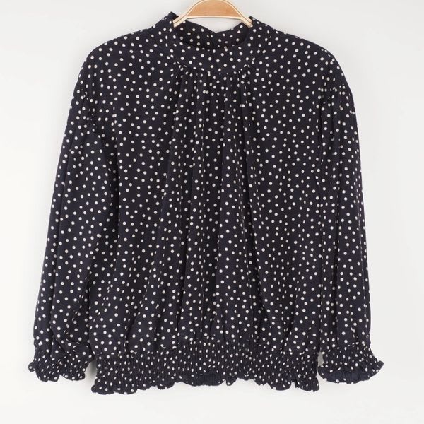 スタンドカラードット柄ブラウス