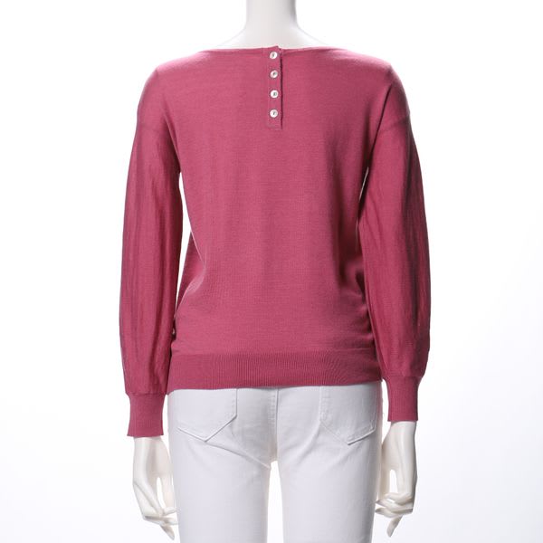 バックボタンデザインVネックニット