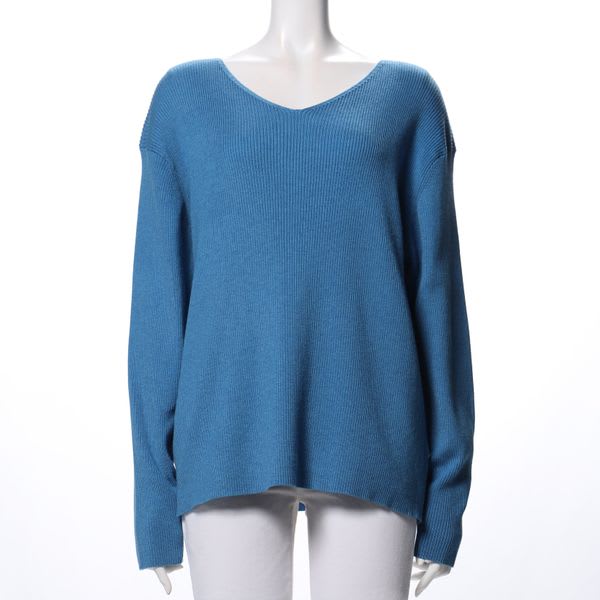 Vネックリブニット