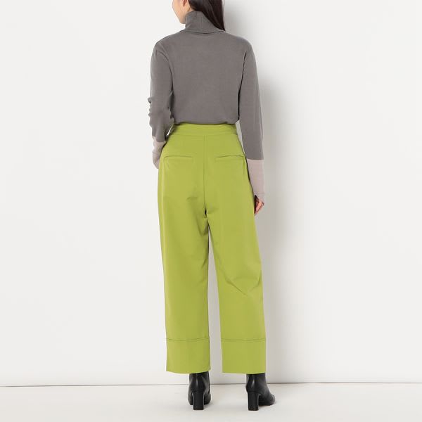 バイカラータートルネックニット