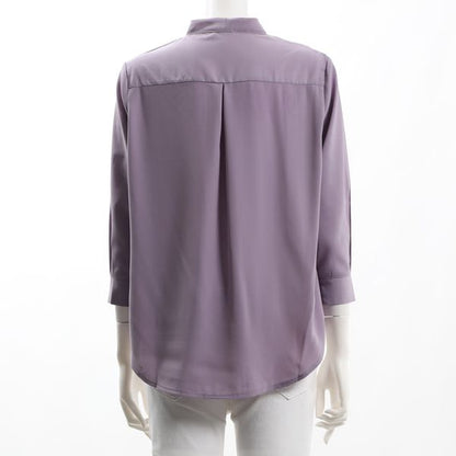 Vネックブラウス