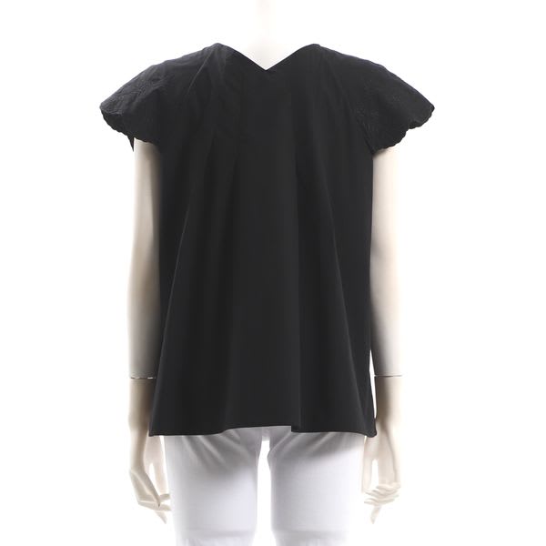 刺繍入りケープブラウス