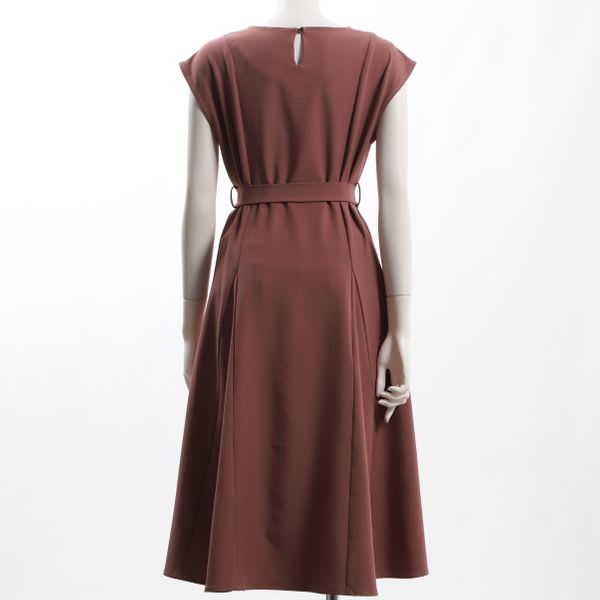 ウエストリボン付きラウンドネックワンピース