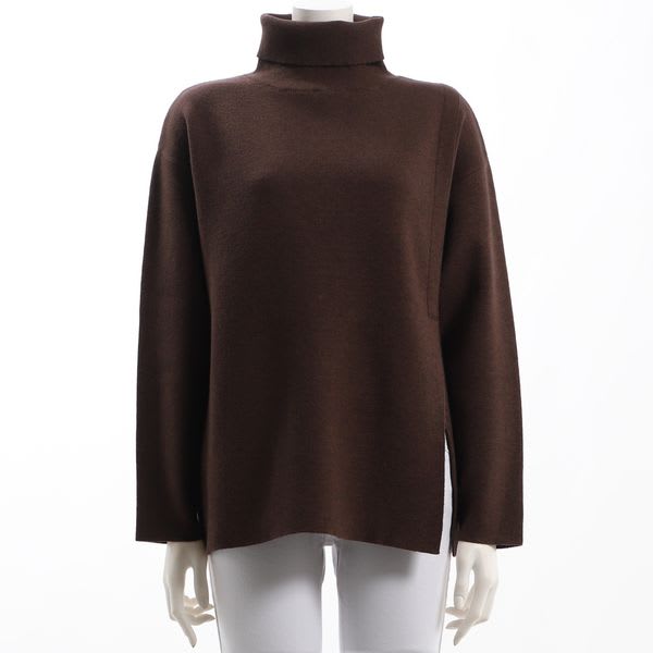 サイドスリットタートルネックニット