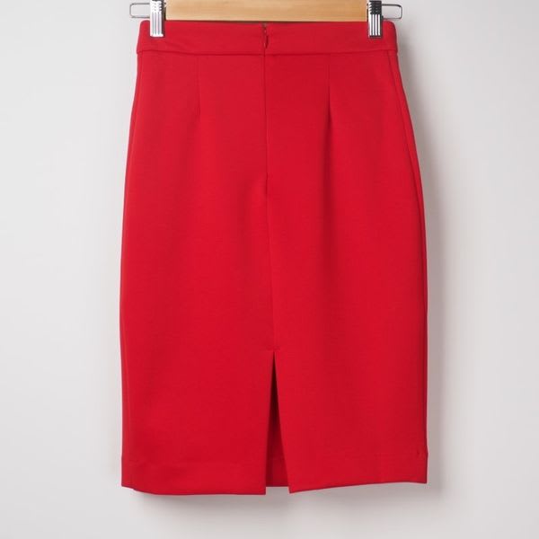 バックスリットタイトスカート