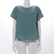 シンプルラウンドネックブラウス